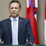 Pressão: Roberto Cidade suspende contratos milionários da família dele com o Estado