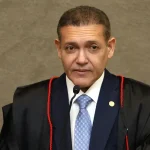 Educadores e Semed seguem em desacordo, enquanto David usa Educação como propaganda eleitoral