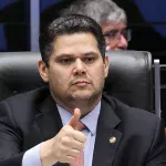 Em meio à comoção por assassinato de empresário, Salazar acusa Roberto Cidade de ganhar dinheiro com aluguel de viaturas