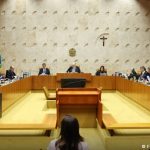 Flávio Dino pede vista de julgamento sobre Moraes e Mendonça