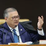 Adail Pinheiro é afastado, filho alvo da PF e R$ 400 mil são apreendidos na casa de secretário em Coari